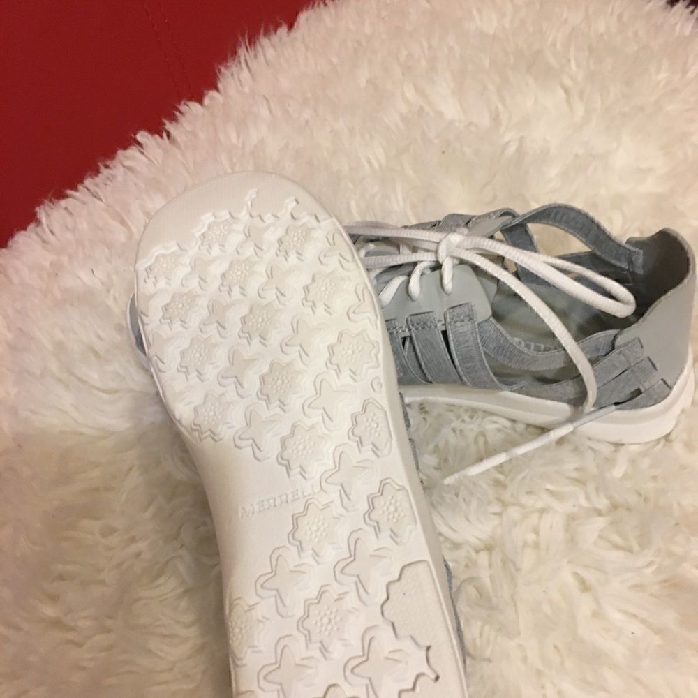 NWOT Merrell Gray Shoes   - Picture 3 of 5